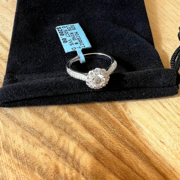 Moissanite Flower Halo Ring – 0.50 CTW, VVS1 D Color – 925 Silver size 7 - Picture 1 of 8